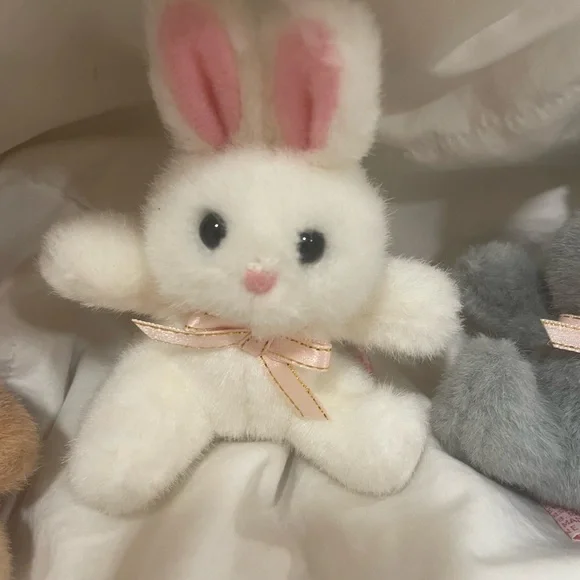 Vintage Russ Berrie Plush Bunny Trio - Brown, White, and Gray pristine 4” (3) - Picture 5 of 8